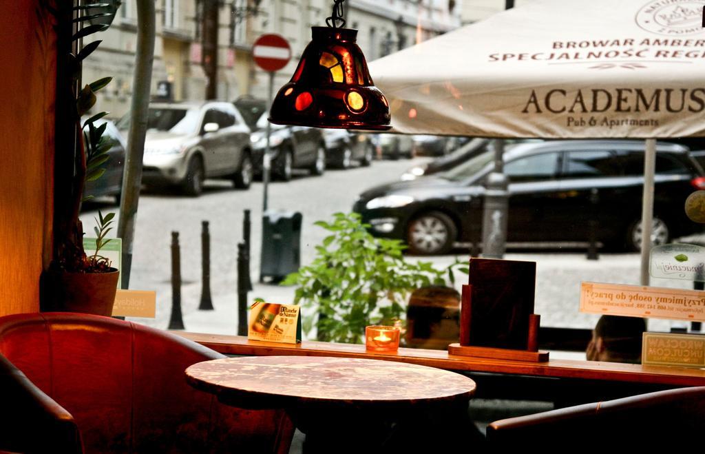 Academus Pub & Guest House Breslávia Exterior foto